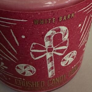 Bath and body Works 7 ounce one wick candle. Scent is  crushed candy cane.